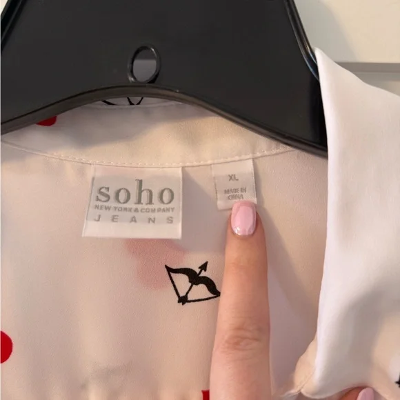 Soho Heart Print Button-Down Shirt – Size XL | White with Red & Pink Hearts - Picture 3 of 11